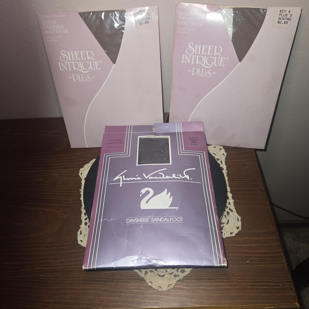 Plus Size Hosiery~Gloria Vanderbilt & Sheer Intrigue Plus